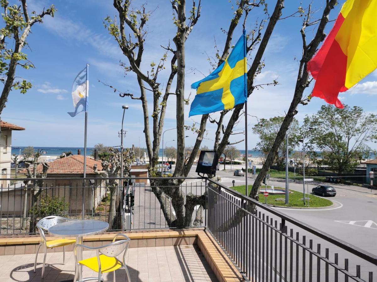 Hotel Ideale Young People Under 40 Rimini Eksteriør bilde