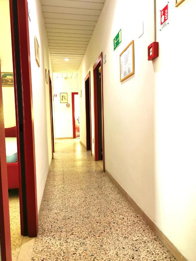 Hotel Ideale Young People Under 40 Rimini Eksteriør bilde