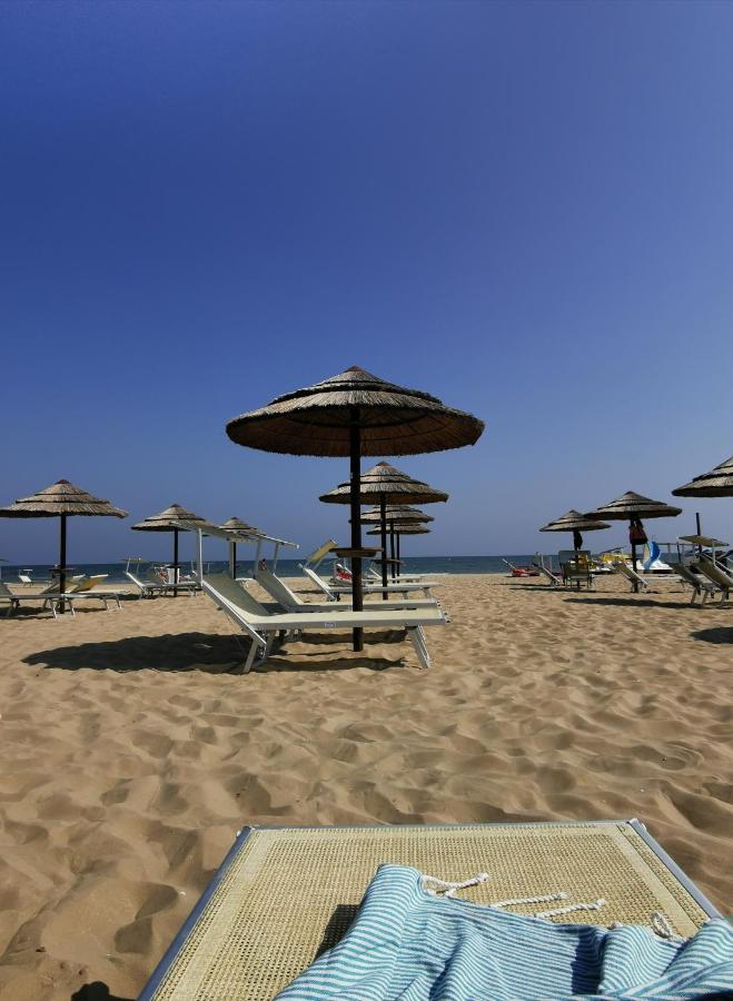 Hotel Ideale Young People Under 40 Rimini Eksteriør bilde