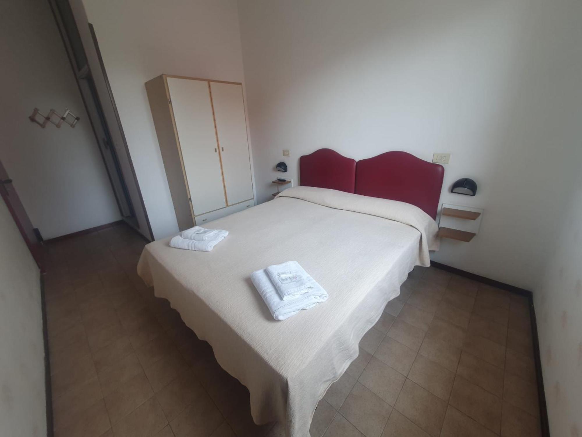 Hotel Ideale Young People Under 40 Rimini Eksteriør bilde