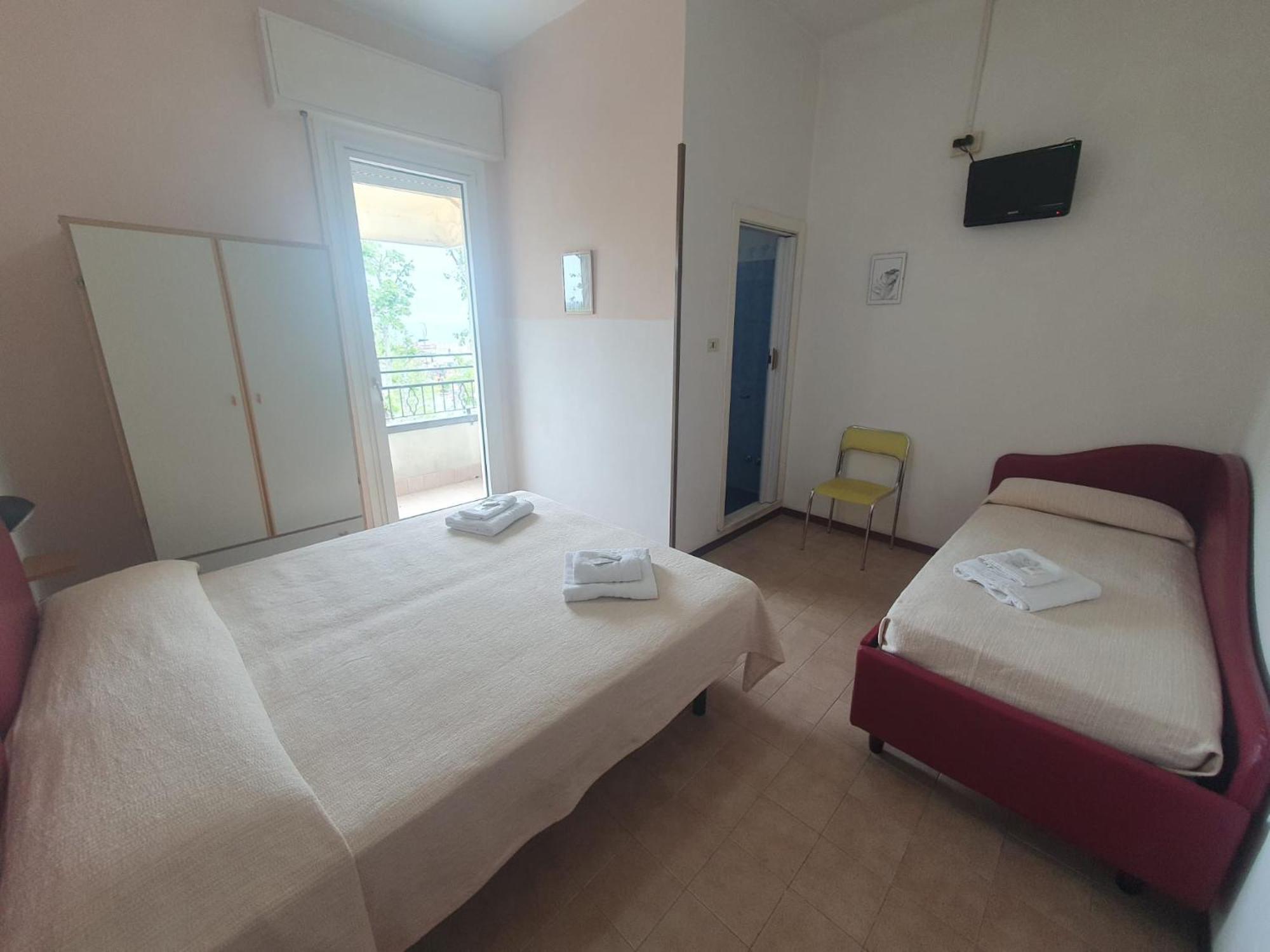 Hotel Ideale Young People Under 40 Rimini Eksteriør bilde